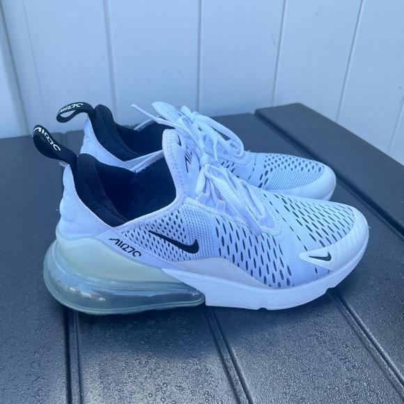 Nike Shoes - Nike 270 women’s size 8